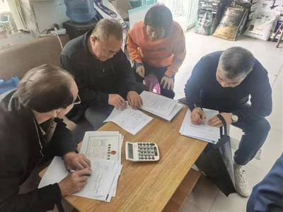 鹽湖區(qū)行政審批服務(wù)管理局 服務(wù)下沉暖人心，主動(dòng)上門續(xù)證件